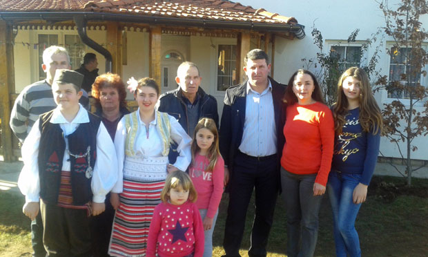 Плодна и срцу најдража косовска земља